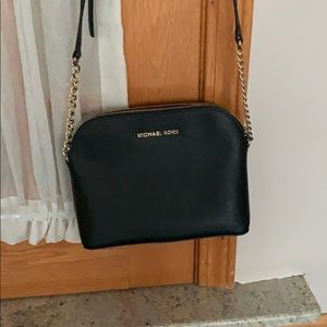 Michael Kors Bags - Michael Kors cross body bag. Michael Kors Bags - Michael Kors cross body bag.